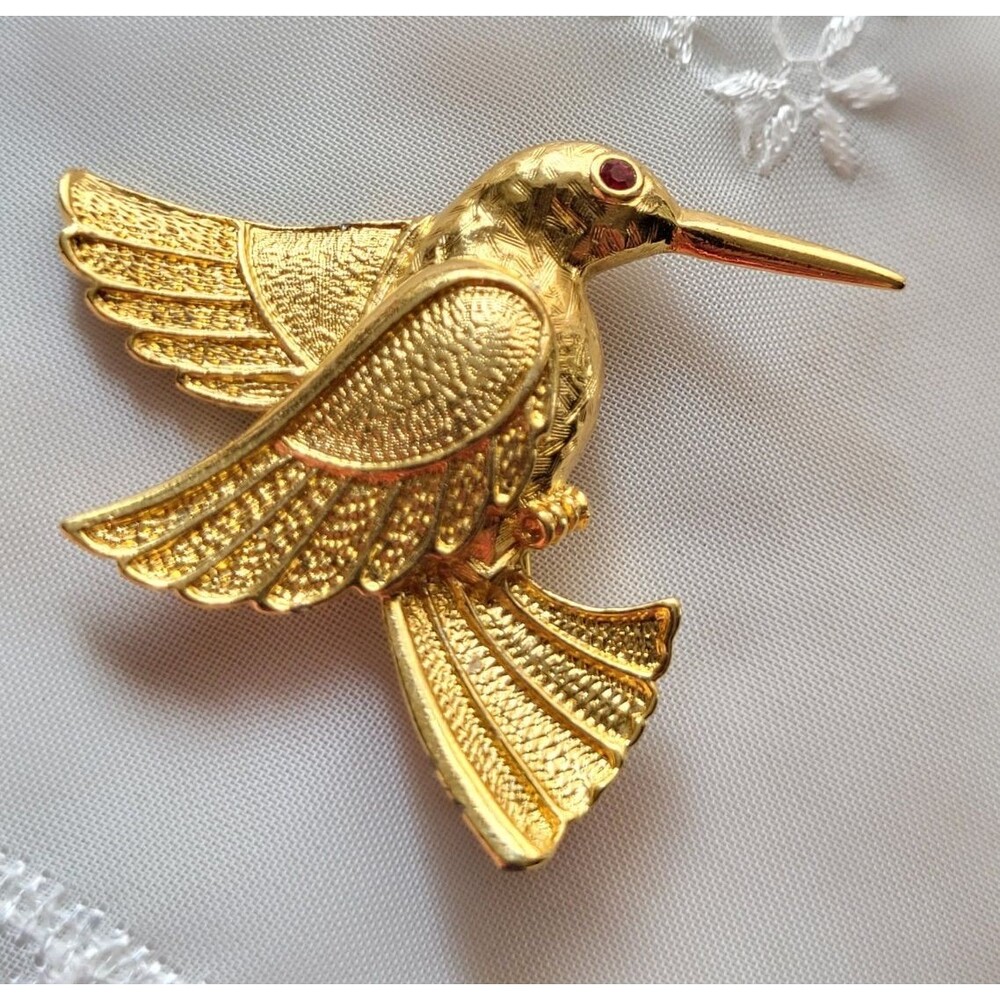 Vintage Avon Hummingbird w/ Red Rhinestone 2" Brooch Pin Gold tone